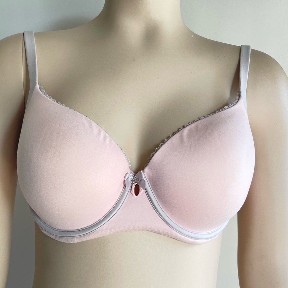 36DD VS bra